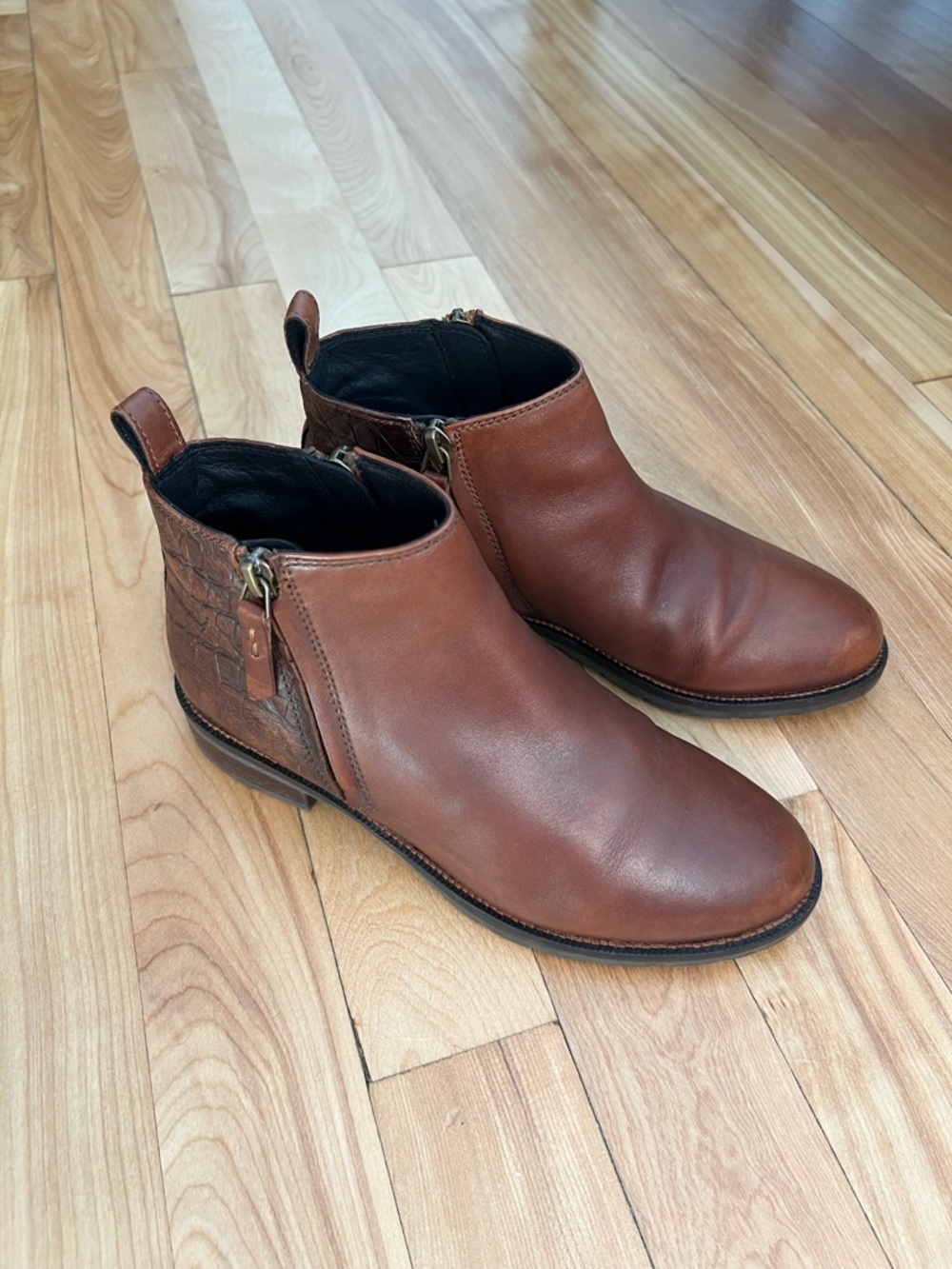 Geox Respira Brown Patent Leather Ankle Booties with Side Zip